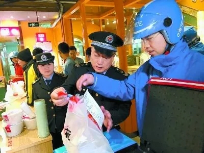 海淀試點(diǎn)外賣(mài)食安封簽!消費(fèi)者收餐如發(fā)現(xiàn)封簽破損可拒收